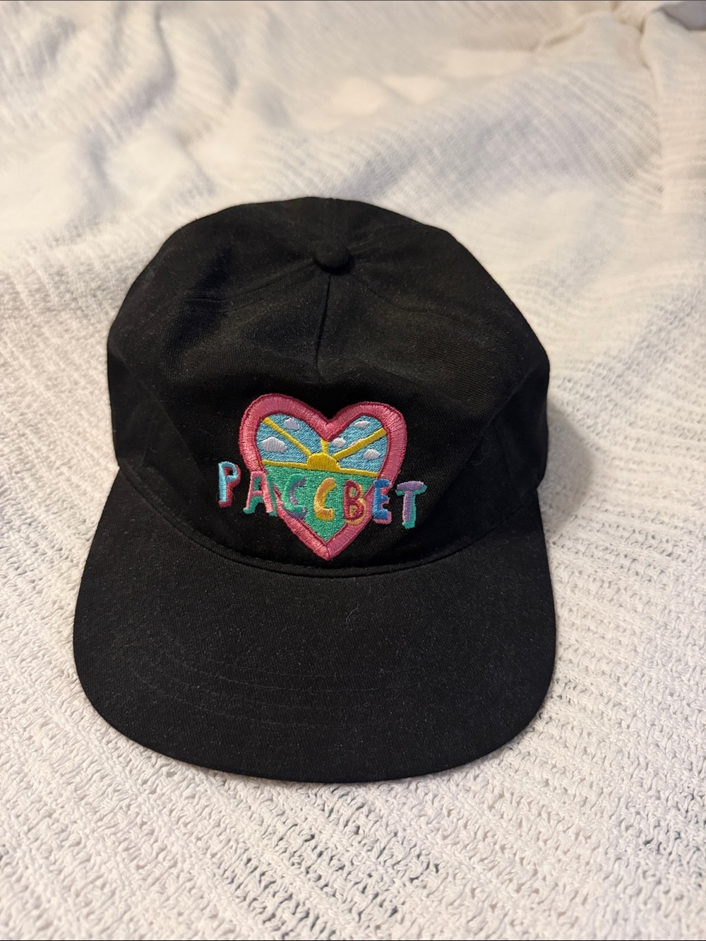 Paccbet pink heart cap OS